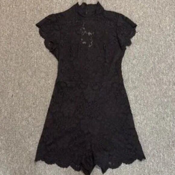 NWT Bebe Lace Romper Open Back High Mock Neck Sweetheart Underlay - Picture 7 of 7